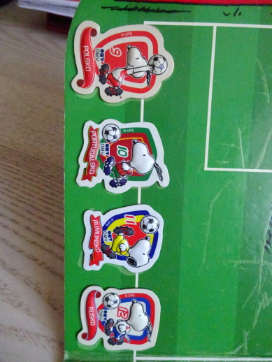 SNOOPY, FOTBAL, 16x MAGNETKA
