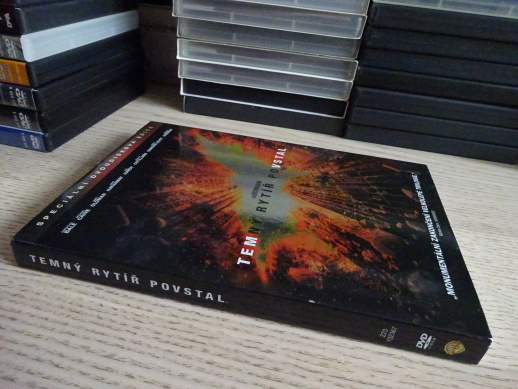 TEMNÝ RYTÍŘ POVSTAL, DVD FILM