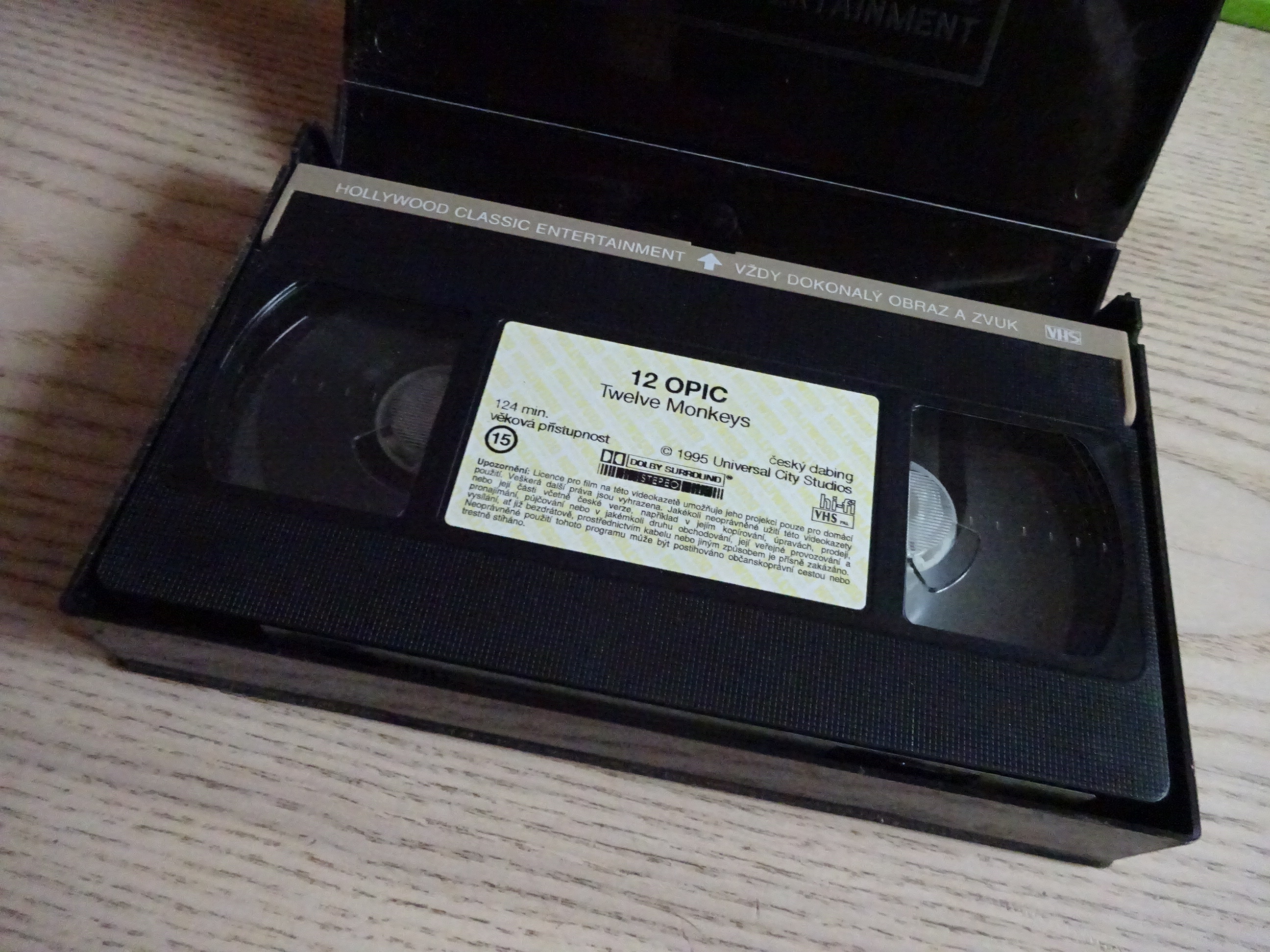 12 OPIC, VHS VIDEOKAZETA