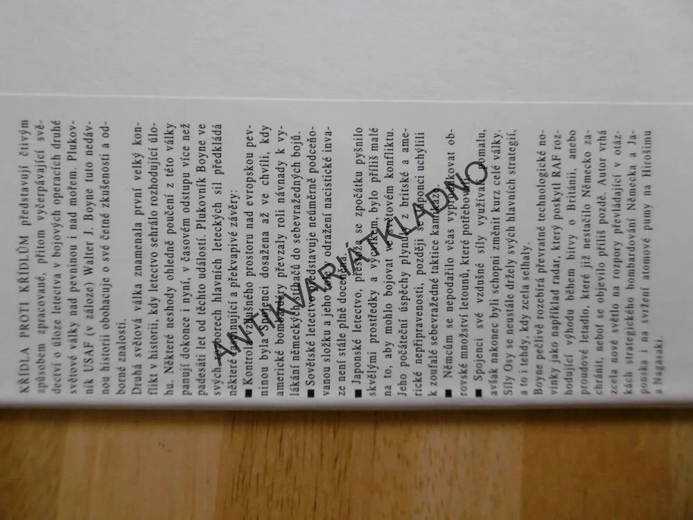 KŘÍDLA PROTI KŘÍDLŮM, WALTER J.BOYNE, **an