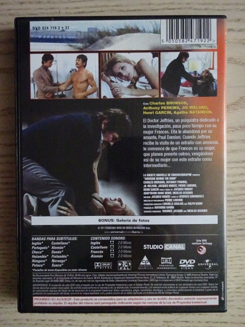 ALGUIEN DETRÁS DE LA PUERTA, NĚKDO JE ZA DVEŘMI, DVD FILM