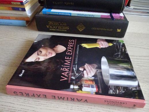 VAŘÍME EXPRES, NIGELLA LAWSONOVÁ, **an