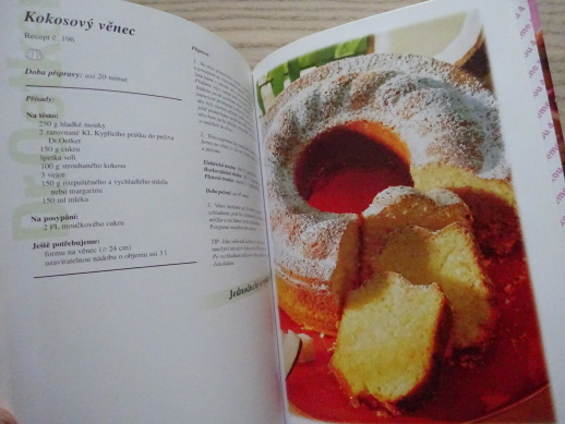 PEČEME S LÁSKOU 4, DR. OETKER, 52 BLESKOVÝCH RECEPTŮ, **an