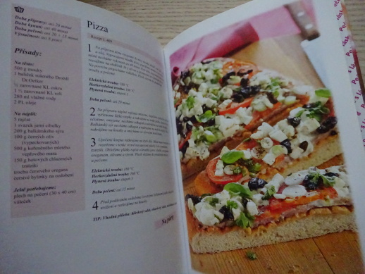 PEČEME S LÁSKOU 8, DR. OETKER, SLADKÉ I SLANÉ RECEPTY PRO KAŽDÝ SVÁTĚČNÍ DEN, **an