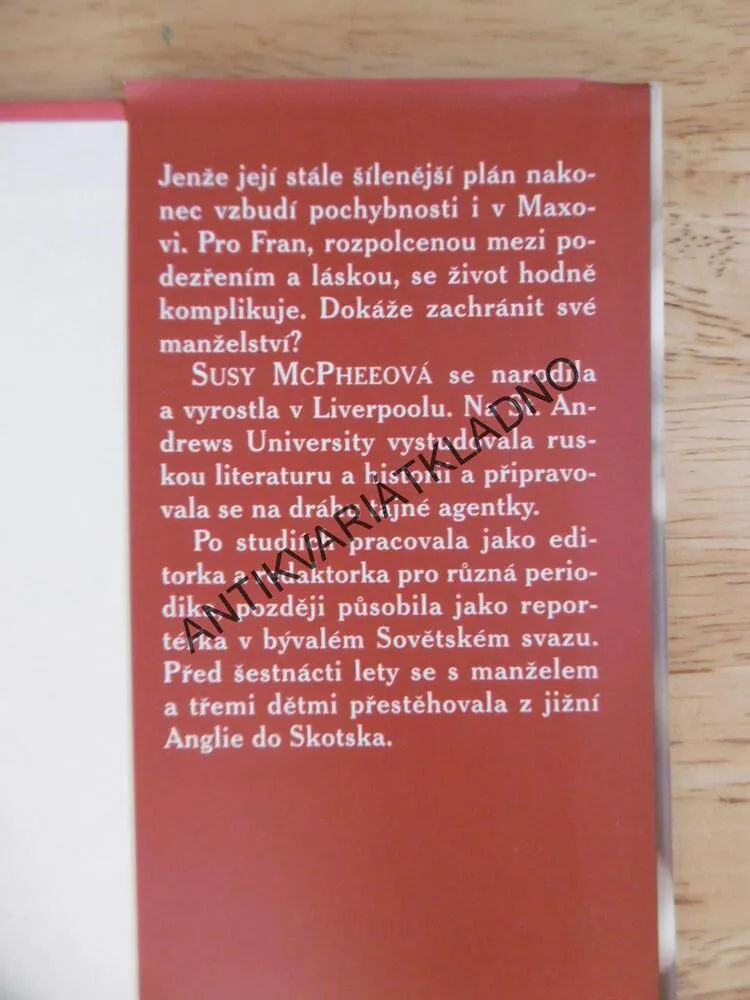 MANŽELSKÉ LŽI, SUSY MCPHEEOVÁ, **an