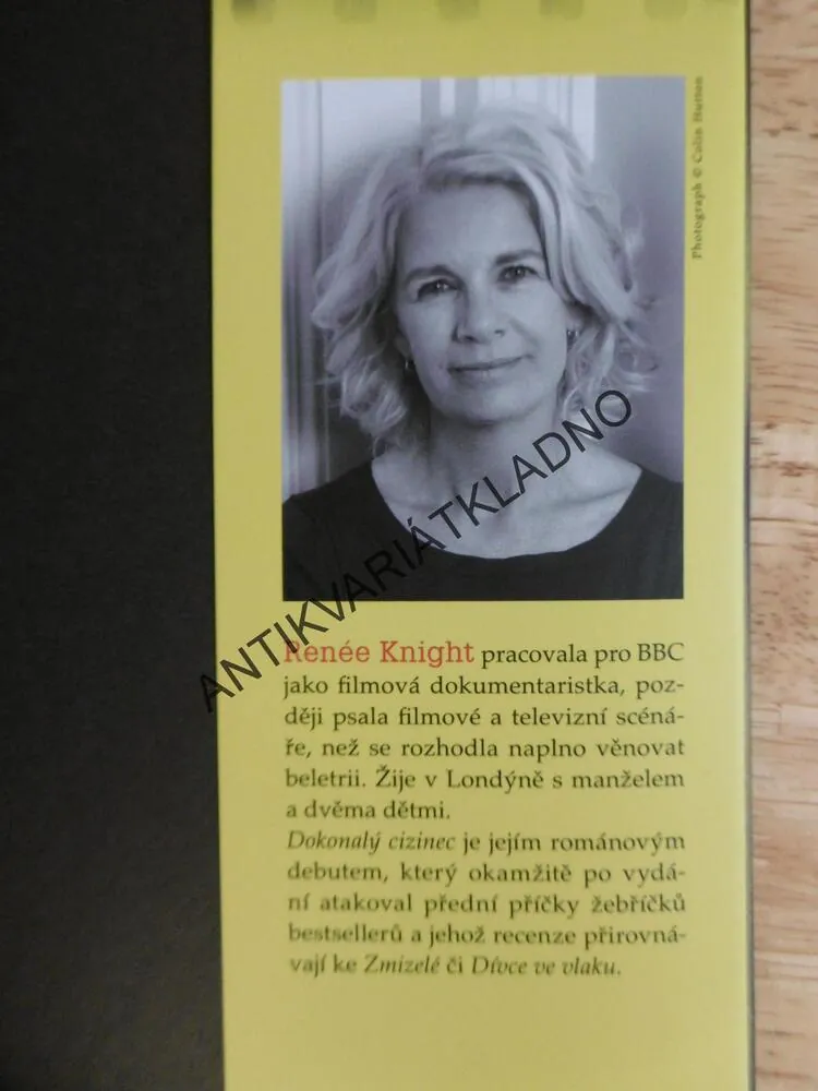 DOKONALÝ CIZINEC, RENÉE KNIGHT, **an