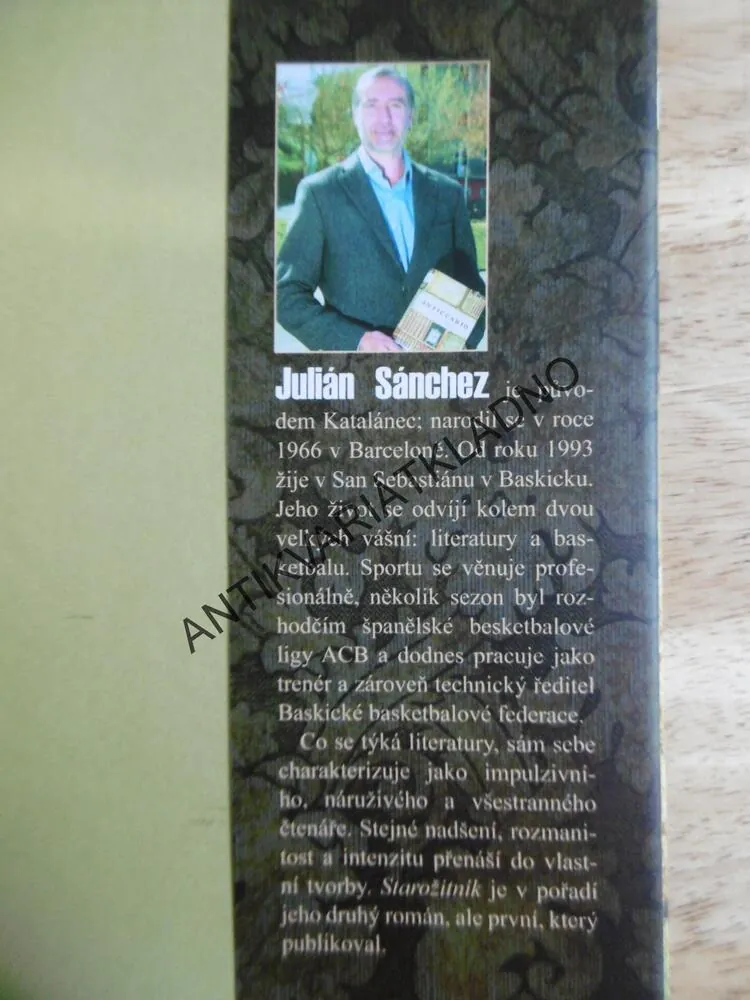 STAROŽITNÍK, VRAŽDA A TAJEMSTVÍ KABALY, JULIÁN SÁNCHEZ, **an