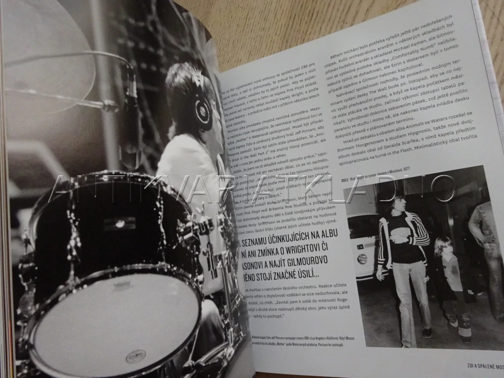 PINK FLOYD, ODVRÁCENÁ STRANA ZDI, HUGH FIEDLER, **an