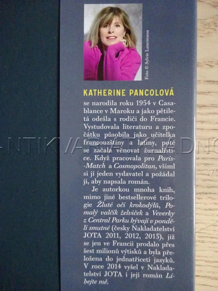 MUCHACHAS, KATHERINE PANCOLOVÁ, **an