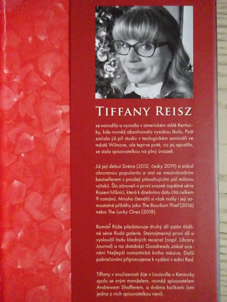 RŮŽE, TIFFANY REISZ, **an