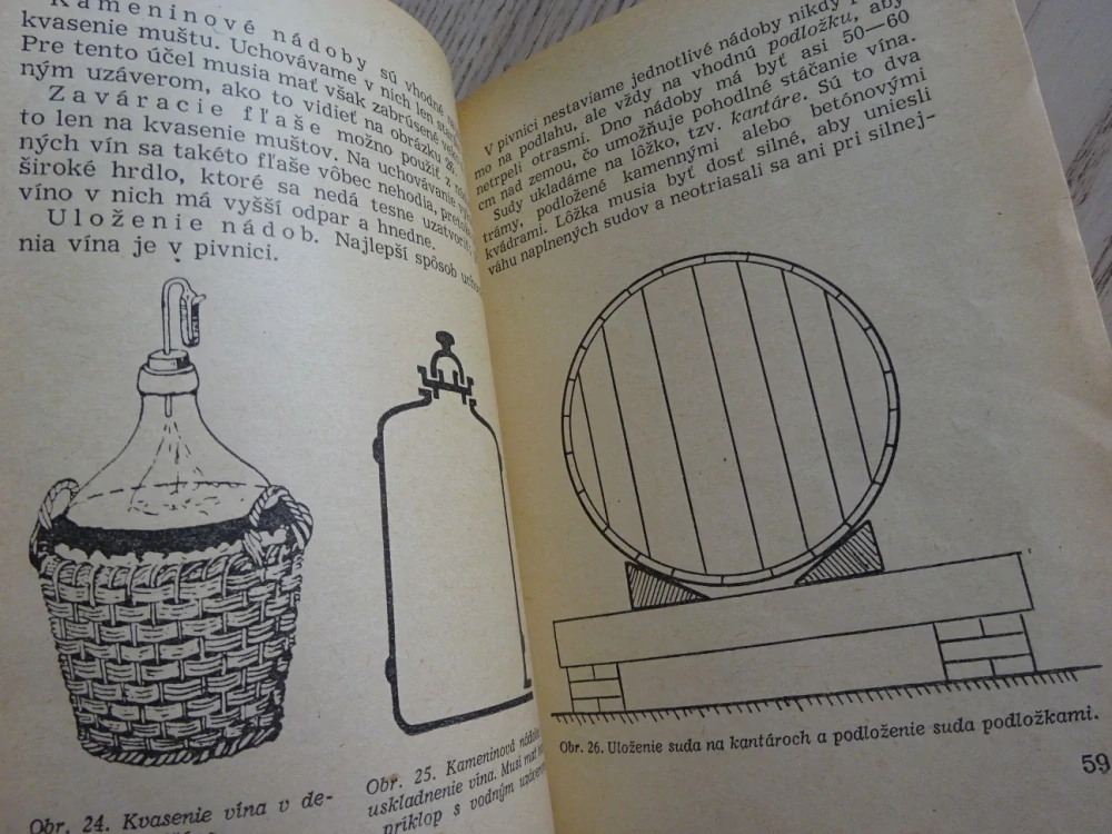 VÝROBA OVOCNÝCH VÍN V DOMÁCNOSTI, FRANTIŠEK STRELKA, **an