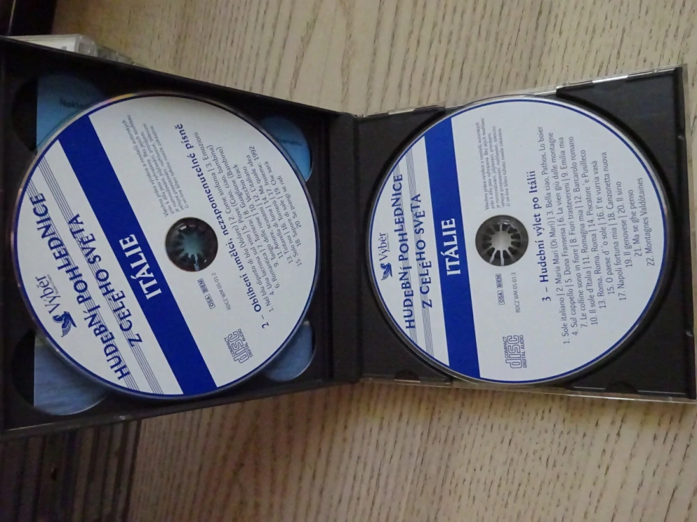 HUDEBNÍ POHLEDNICE Z CELÉHO SVĚTA, ITÁLIE, 3X CD HUDBA