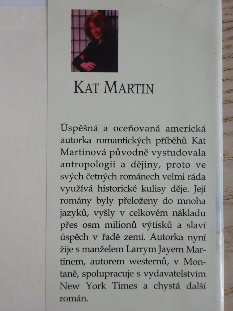 PERLY ŠTĚSTÍ, KAT MARTIN, **an