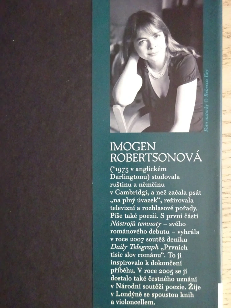 NÁSTROJE TEMNOTY, IMOGEN ROBERTSONOVÁ, **an