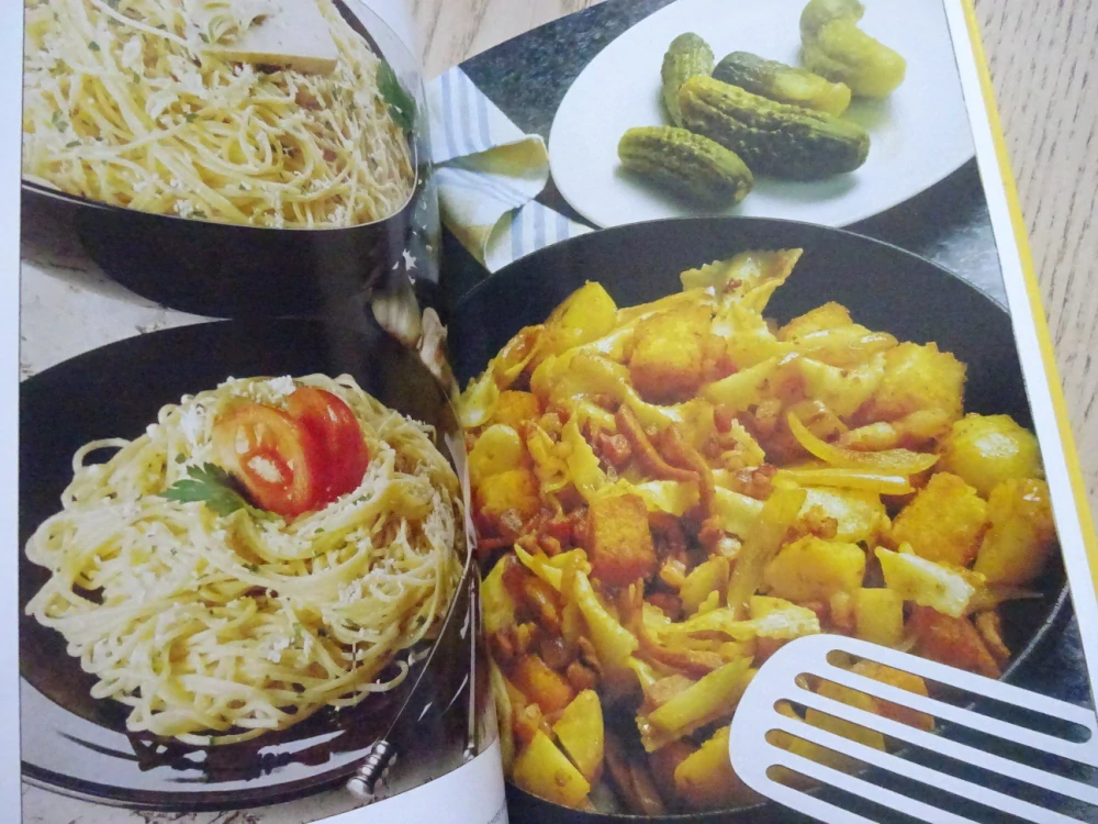 HRNÍČKOVÁ KUCHAŘKA, PŮLHODINKA POUHÁ, JAROSLAVA PECHOVÁ, **an