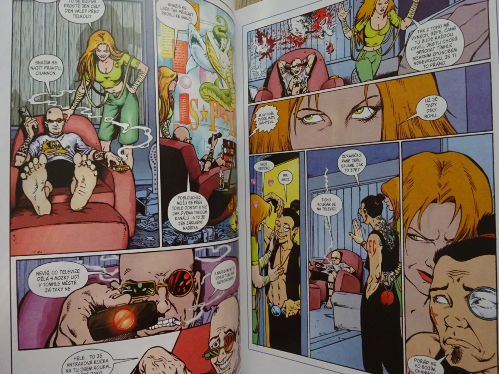 KOMIKS CREW 2, 2/2003, RED MEAT, TRANSMETROPOLITAN, 100 KULEK