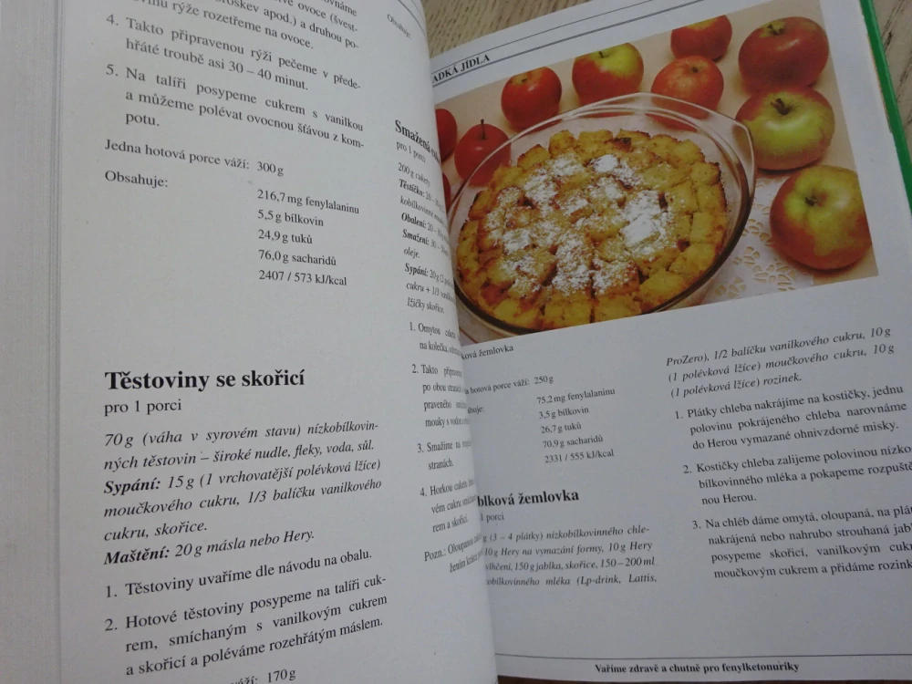 VAŘÍME ZDRAVĚ A CHUTNĚ PRO FENYLKETONURIKY, KOMÁRKOVÁ, NÁGLOVÁ, **an