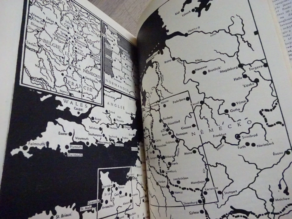 DRUHÁ FRONTA, ZÁPISKY SOVĚTSKÉHO VÁLEČNÉHO DOPISOVATELE, D. KRAMINOV, **an