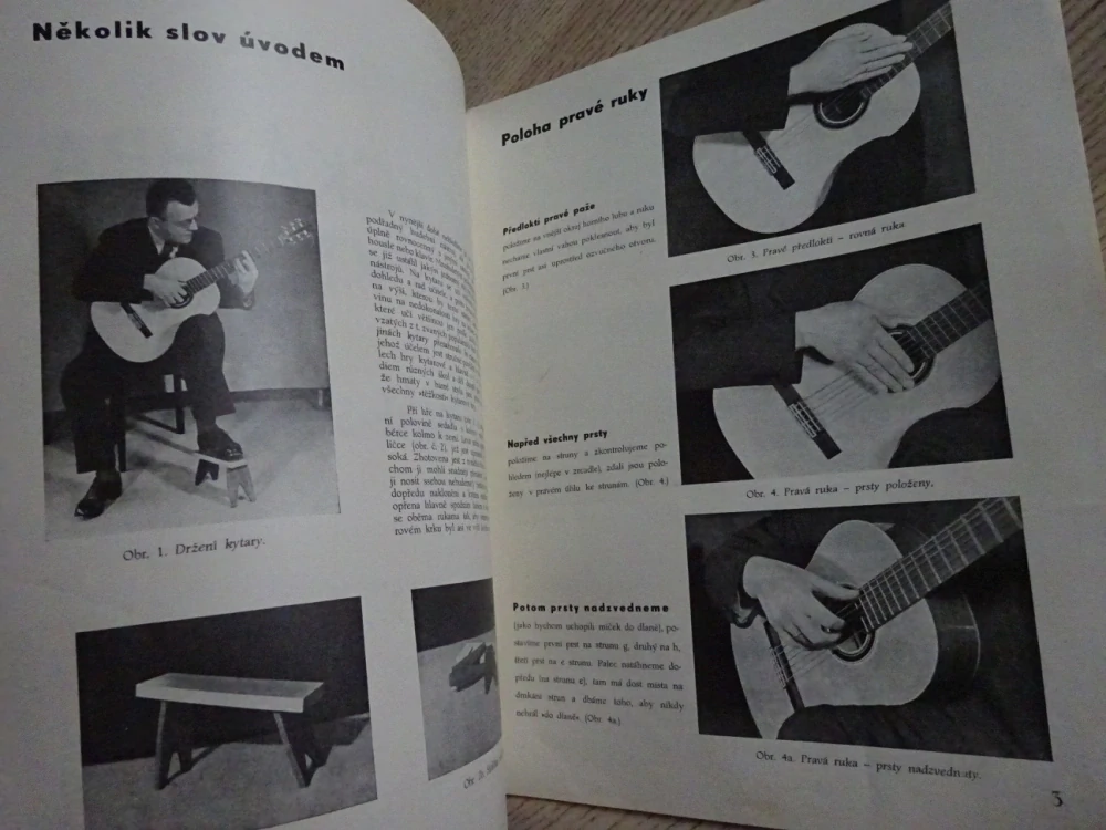 UMĚLECKÁ HRA NA KYTARU, VOJTĚCH TUKAČ, AKORDY, KYTARA, **an