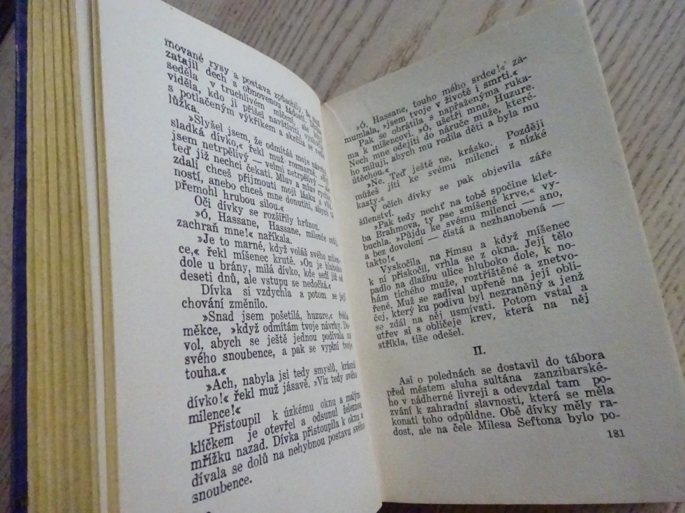 PĚT NA JEDNOHO, WILFRED SHERIDAN, **an