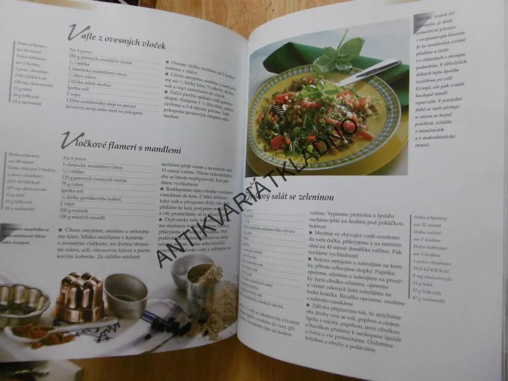 VITAMÍNOVÁ KUCHAŘKA, VÍCE NEŽ 380 RECEPTŮ NA CHUTNÁ JÍDLA, **an