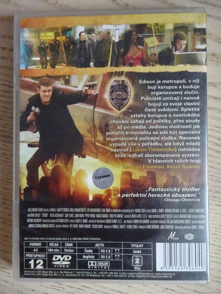 MIMO ZÁKON, DVD FILM