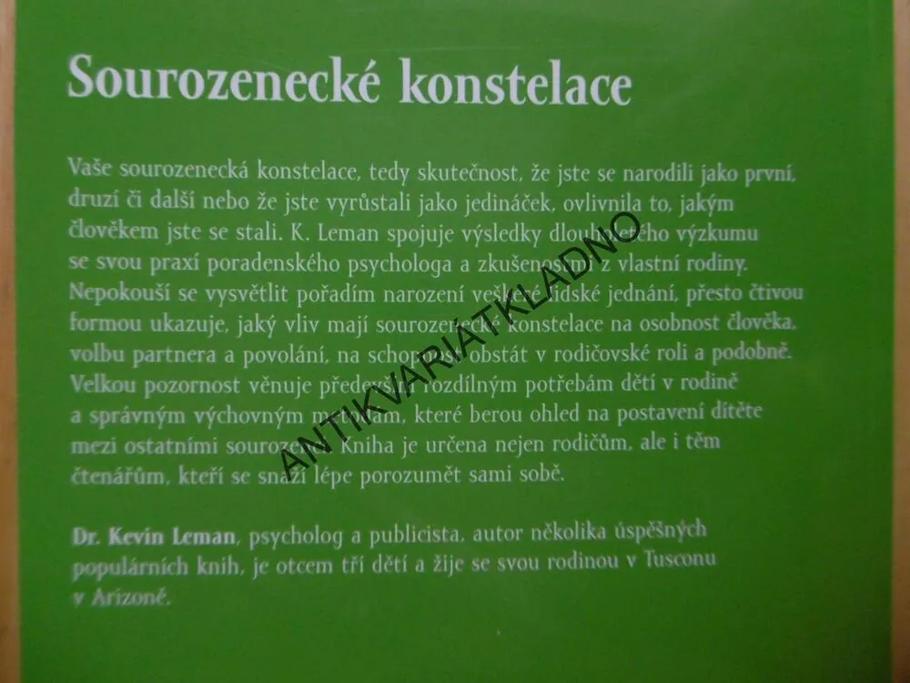 SOUROZENECKÉ KONSTELACE, KEVIN LEMAN