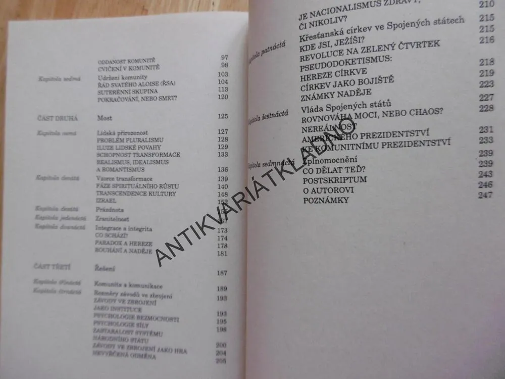 V JINÉM RYTMU, VYTVÁŘENÍ KOMUNIT, M.SCOTT PECK