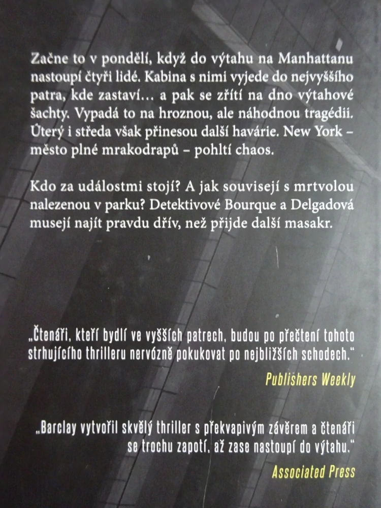 VÝTAH, LINWOOD BARCLAY, **an