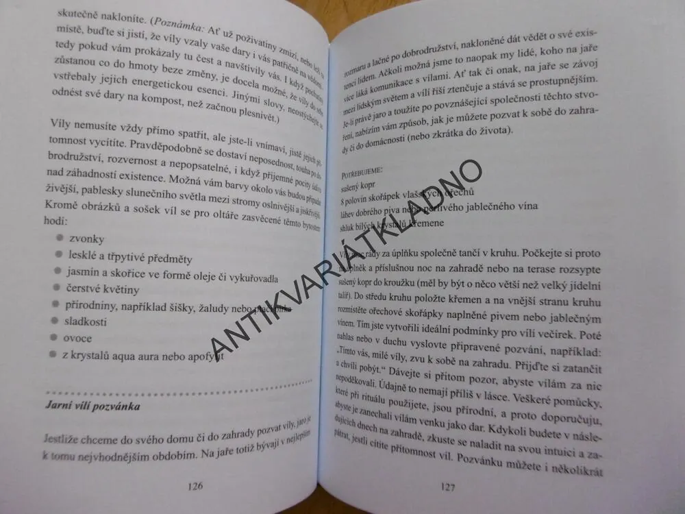MAGIE PRO ŠŤASTNÝ DOMOV, TESS WHITEHURSTOVÁ, **an