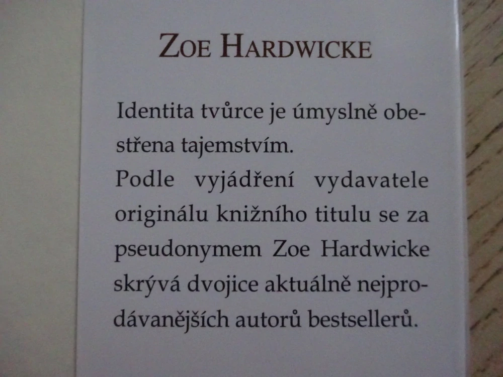STRÁŽNÍ ANDĚLÉ, ZOE HARDWICKE, **an