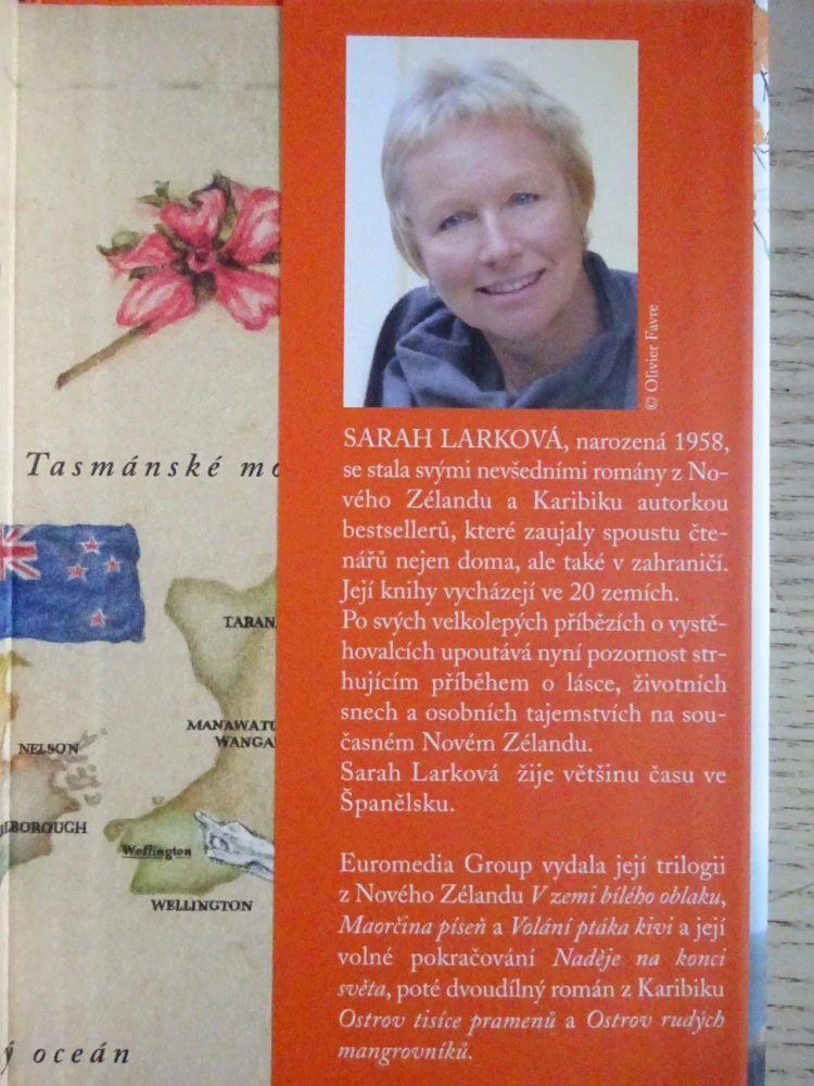 ROK DELFÍNŮ, SARAH LARKOVÁ, **an