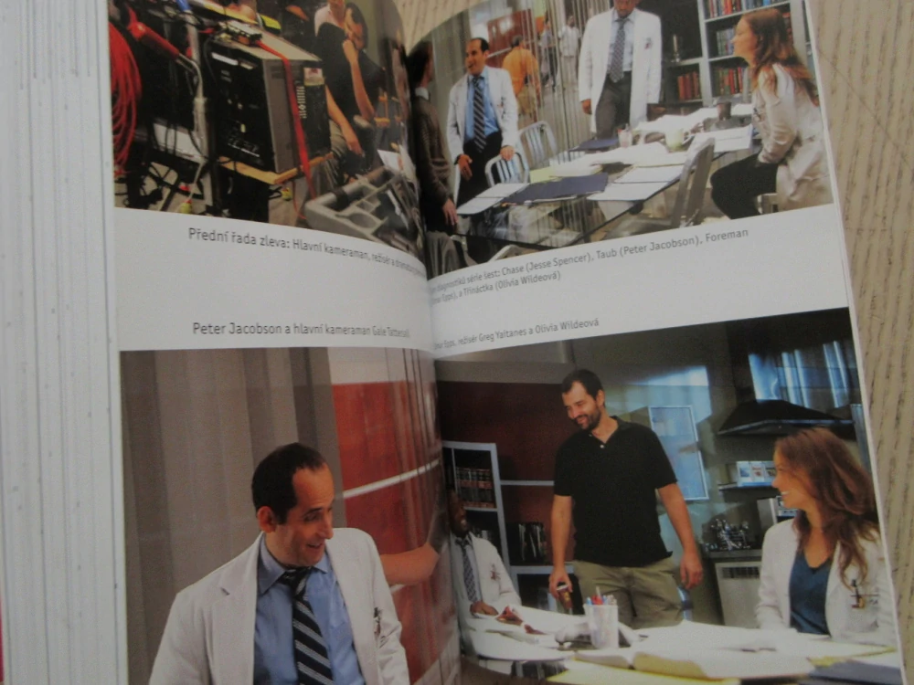 DR. HOUSE, OFICIÁLNÍ PRŮVODCE SLAVNÝM TELEVIZNÍM SERIÁLEM, IAN JACKMAN, **an