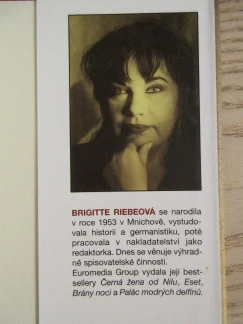 OKO LUNY, BRIGITTE RIEBEOVÁ, **an