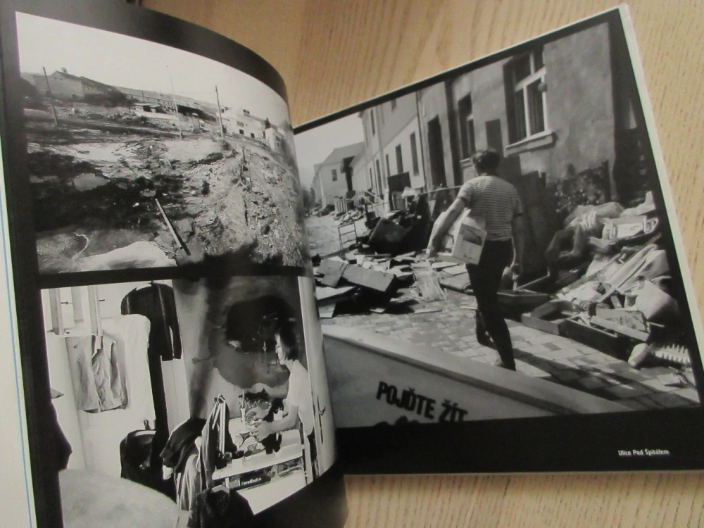 U NÁS NA ZBRASLAVI, OBRAZOVÁ KRONIKA Z LET 2001-2003, MIROSLAV HUCEK, **an