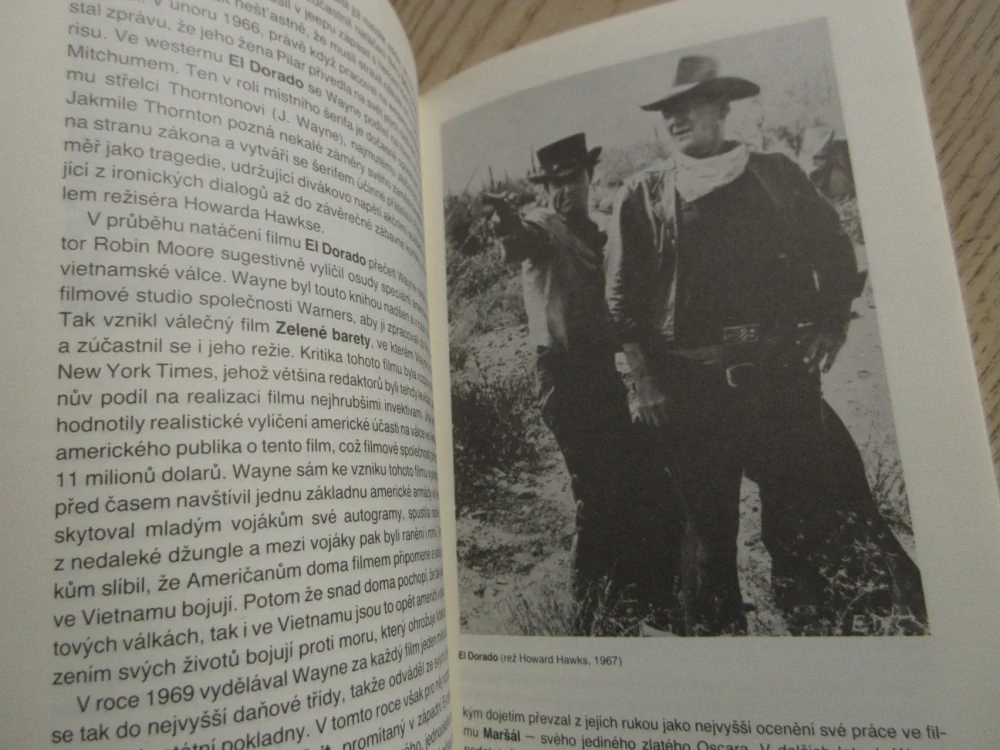 WAYNE JOHN, FILMOVÝ SEŠIT, **an
