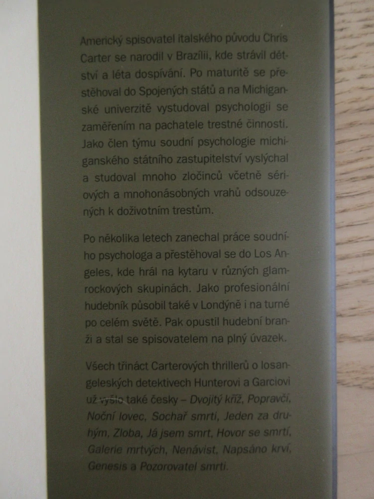 POZOROVATEL SMRTI, CHRIS CARTER, **an