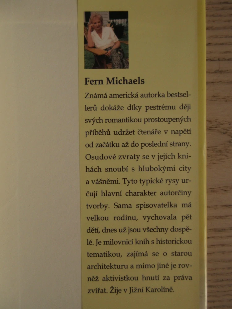 DŮVĚRNÉ TAJNOSTI, FERN MICHAELS, **an