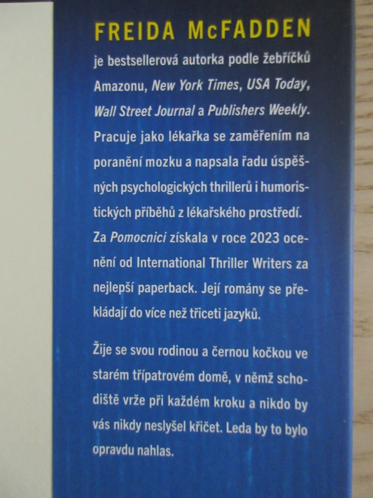 POMOCNICE, FREIDA MCFADDEN, **an