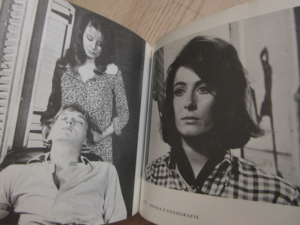 KUŽELNÍK U TIBERU, MICHELANGELO ANTONIONI, **an