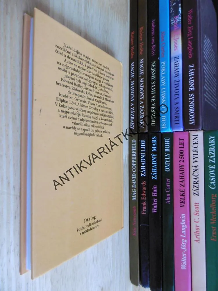 NEJSKVĚLEJŠÍ ČARODĚJOVÉ, ALAN CARTER, **an