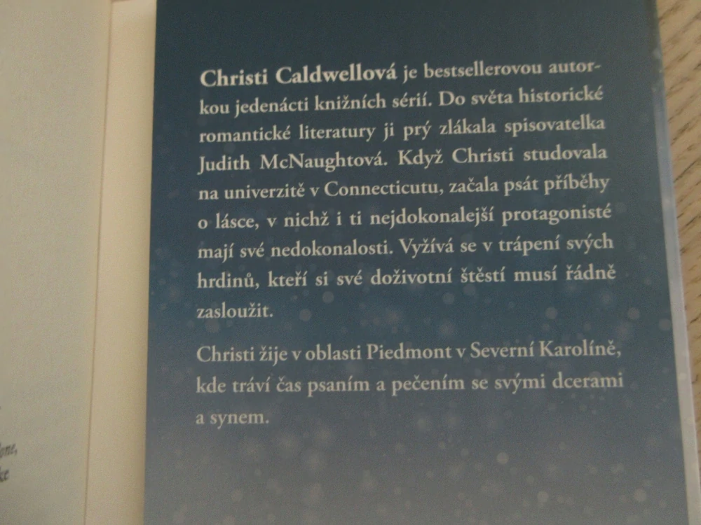 OSAMĚLÝ VÉVODA, CHRISTI CALDWELLOVÁ, **an