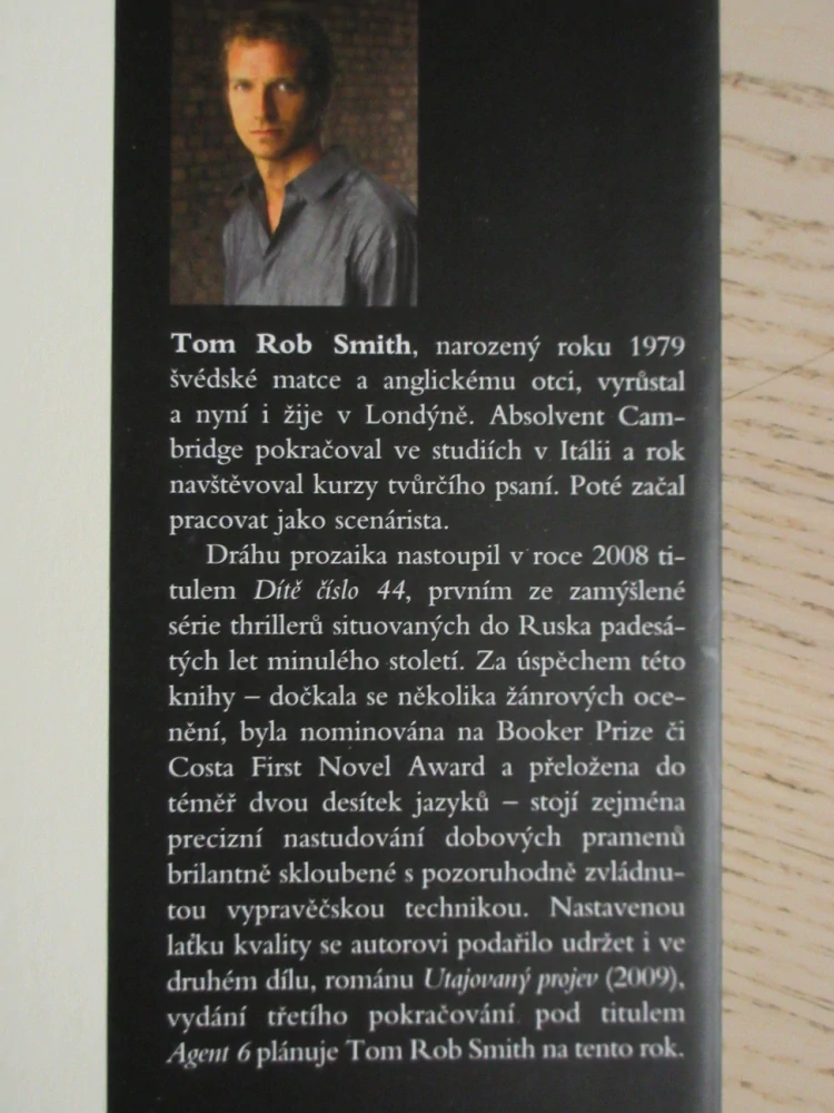 UTAJOVANÝ PROJEV, TOM ROB SMITH, **an