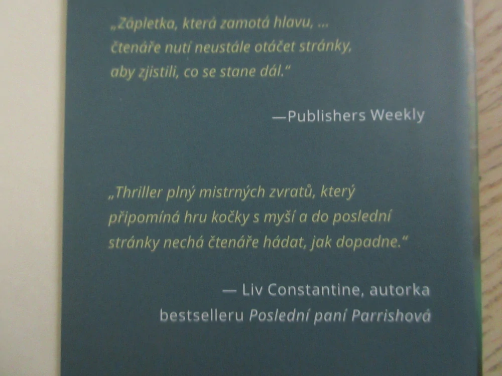 TŘETÍ POLOVIČKA, CAROLA LOOVERINGOVÁ, **an