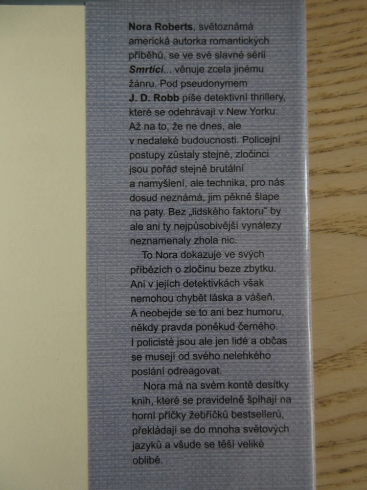 SMRTÍCÍ KALICH, NORA ROBERTS JAKO J. D. ROBB, **an
