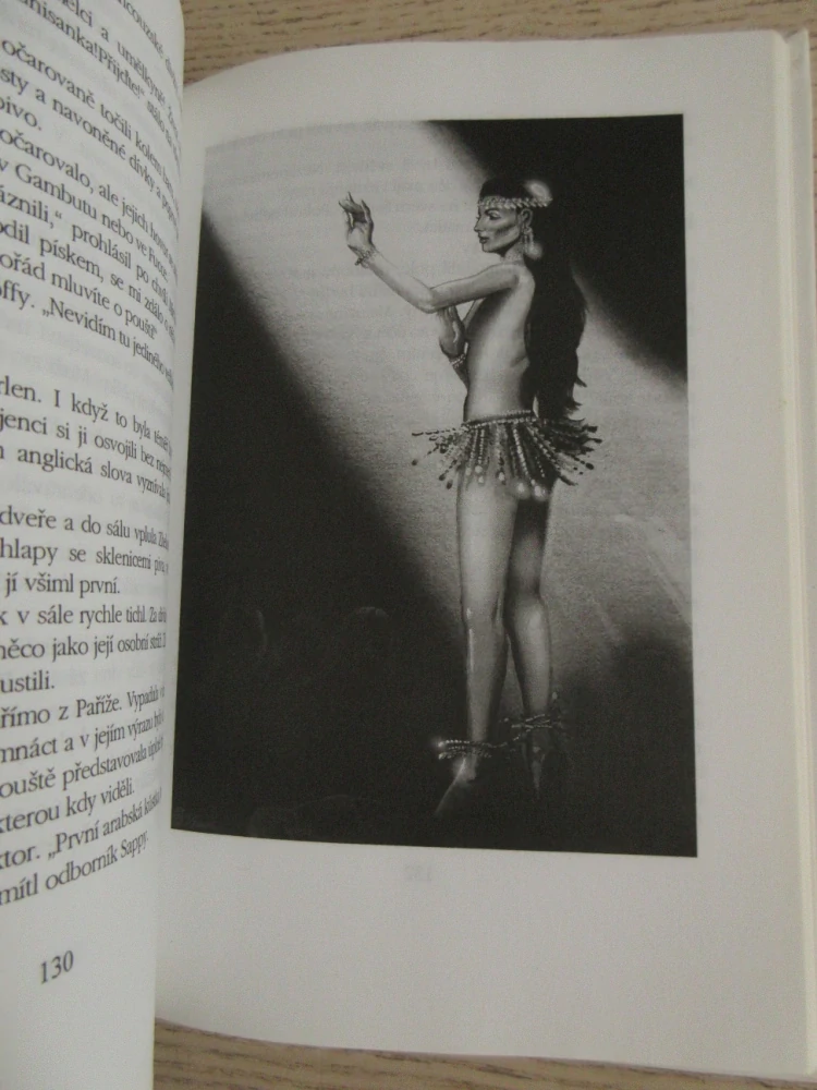 SEDM Z LANCASTERU, LESLIE KARK, **an