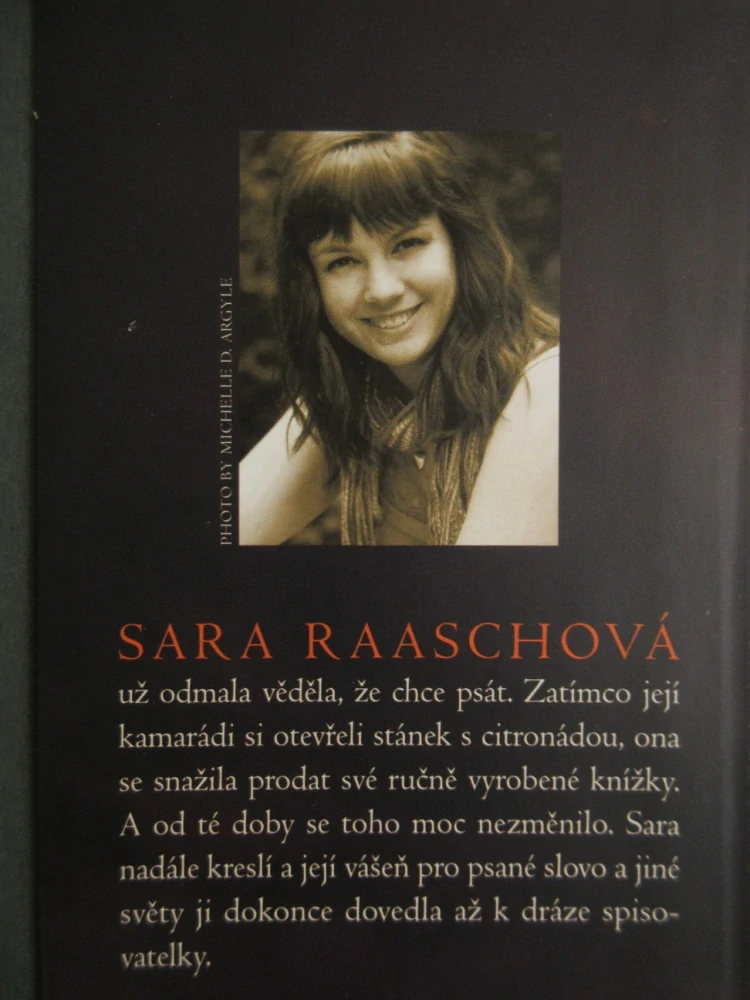 LED NEBO OHEŇ, SARA RAASCHOVÁ, **an