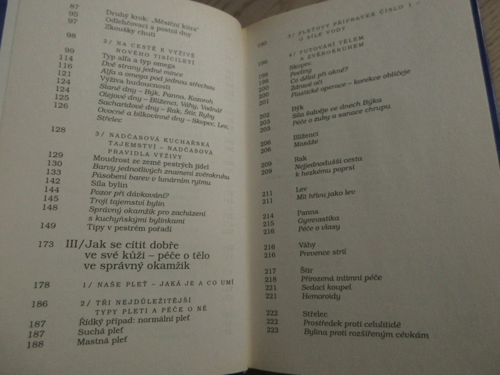 MAGICKÁ MOC LUNY - VÝŽIVA A PÉČE O TĚLO V SOULADU S LUNÁRNÍMI A PŘÍRODNÍMI RYTMY, JOHANNA PAUNGGEROVÁ, THOMAS POPPE, **an