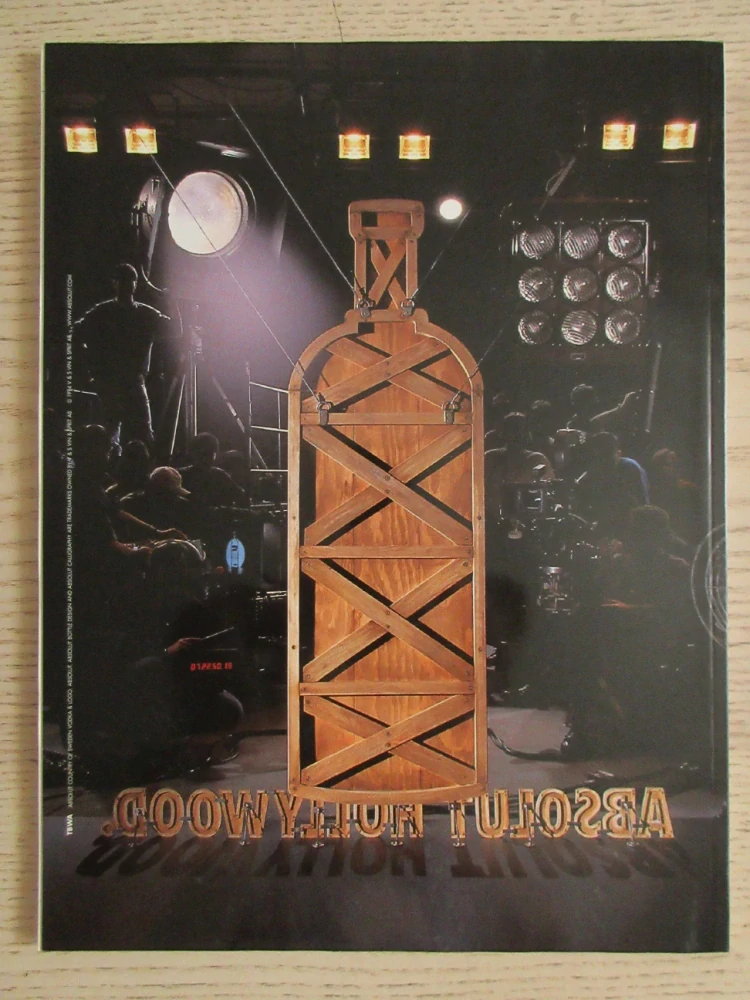 FILMOVÝ ČASOPIS CINEMA, Č. 9/2001, JAMES CAMERON, MICHAEL BAY, CATHERINE ZETA-JONES, MAROŠ KRAMÁR, JEAN-PIERRE JEUNET, FRANKA POTENTE, PEDRO ALMODÓVAR, HANA VÍTOVÁ, TCHÉKY KARYO AJ.