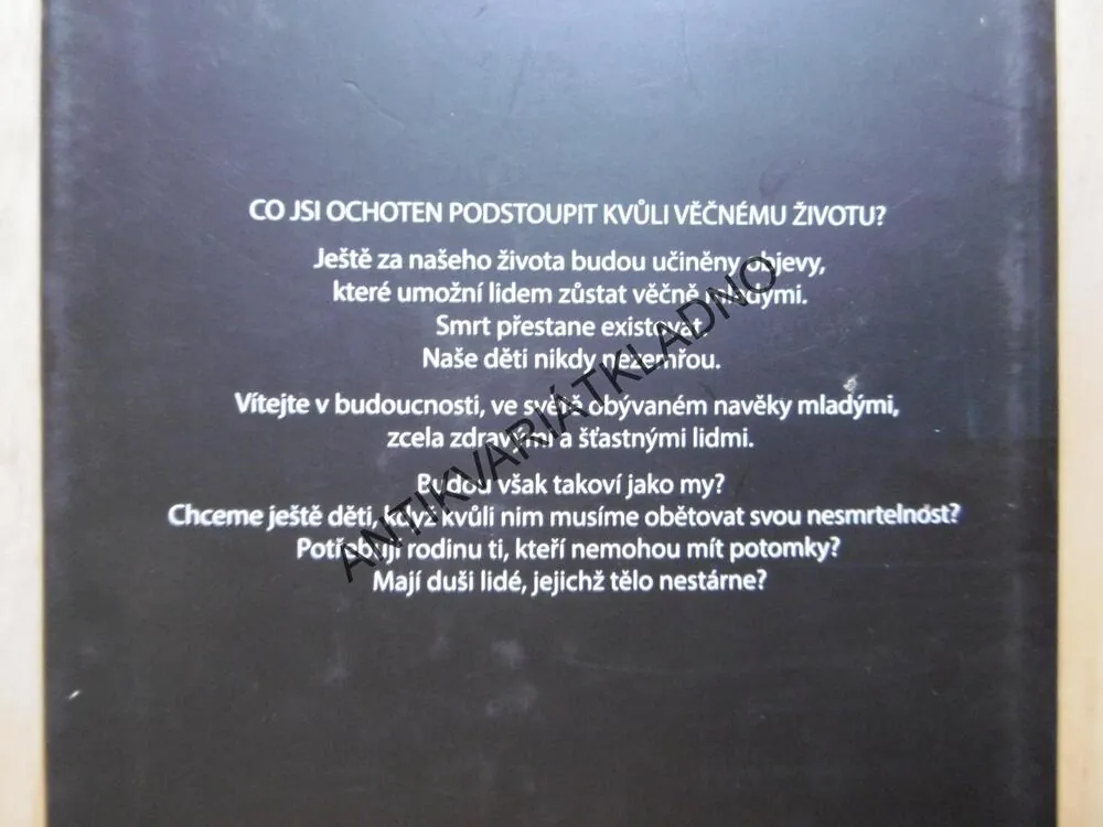 BUDOUCNOST, DMITRY GLUKHOVSKY, APOKALYPTICKÝ BESTSELLER, **an